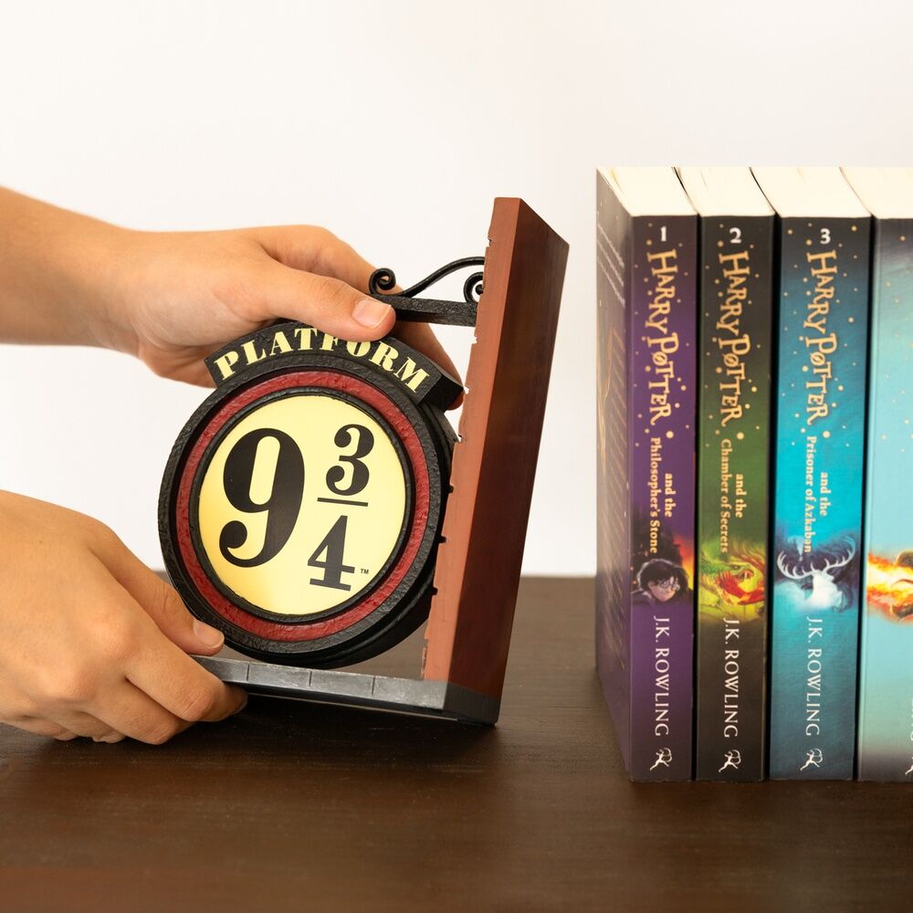 Funko Pop! Harry Potter Platform 9 3/4 - Figura da Collezione Nerdscape in Resina Dipinta a Mano 18x13x6,6cm Nerdscape