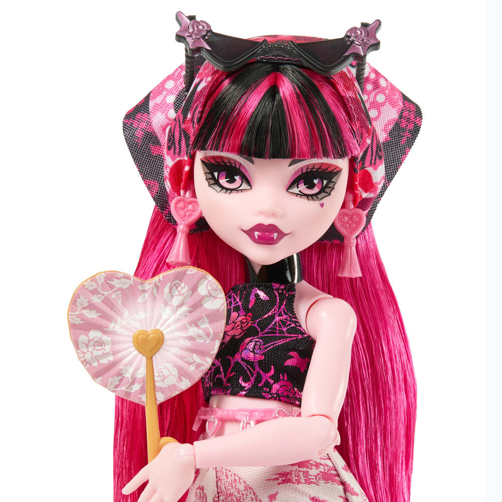 Monster High Skulltimate Secrets Series 7 Draculaura doll Nerdscape