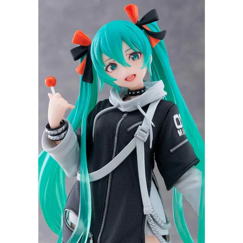 Funko Pop! Hatsune Miku Fashion Punk Version - Figura da Collezione 18cm - Nerdscape Nerdscape