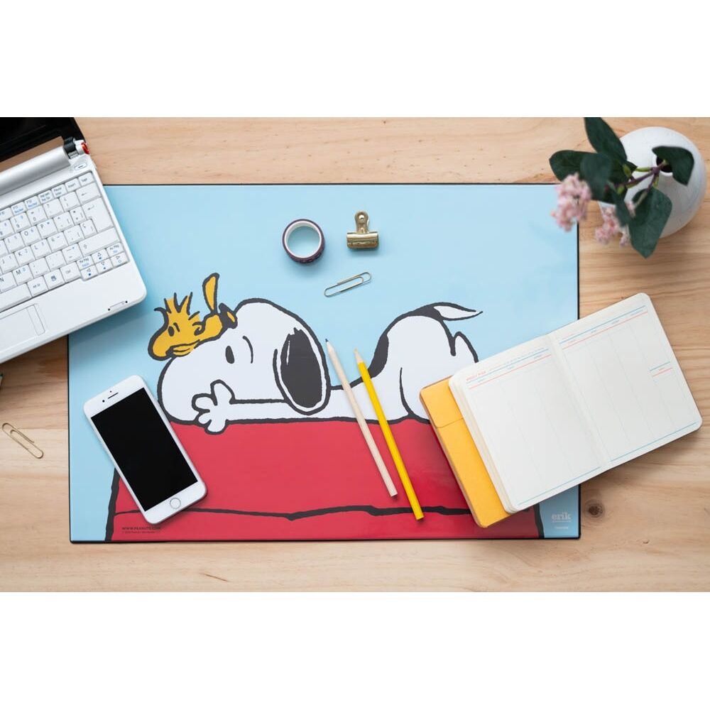 Snoopy Doghouse Desk mat Nerdscape