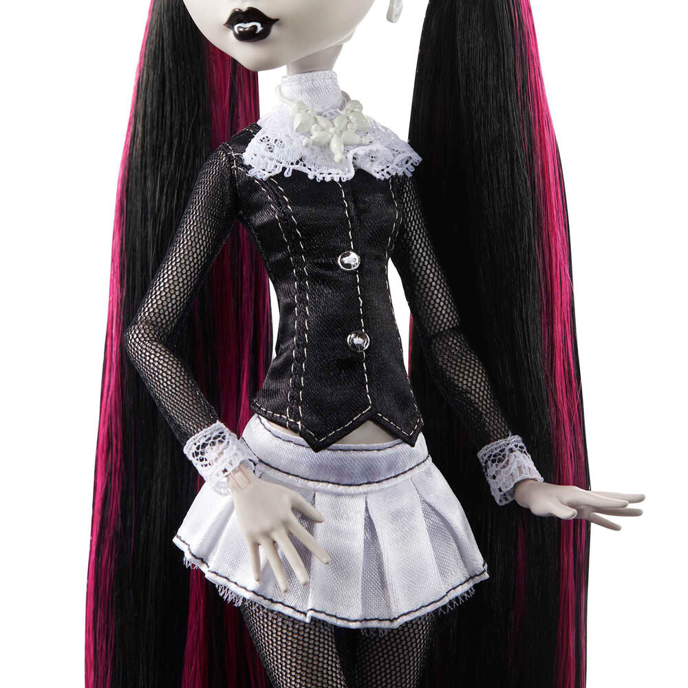 Monster High Reel Drama Draculaura doll Nerdscape