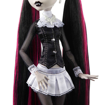 Monster High Reel Drama Draculaura doll Nerdscape