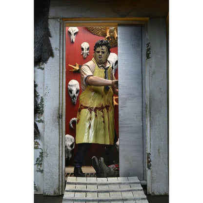 The Texas Chainsaw Massacre Leatherface 50th Anniversary Figura da Collezione 18cm - Nerdscape Nerdscape