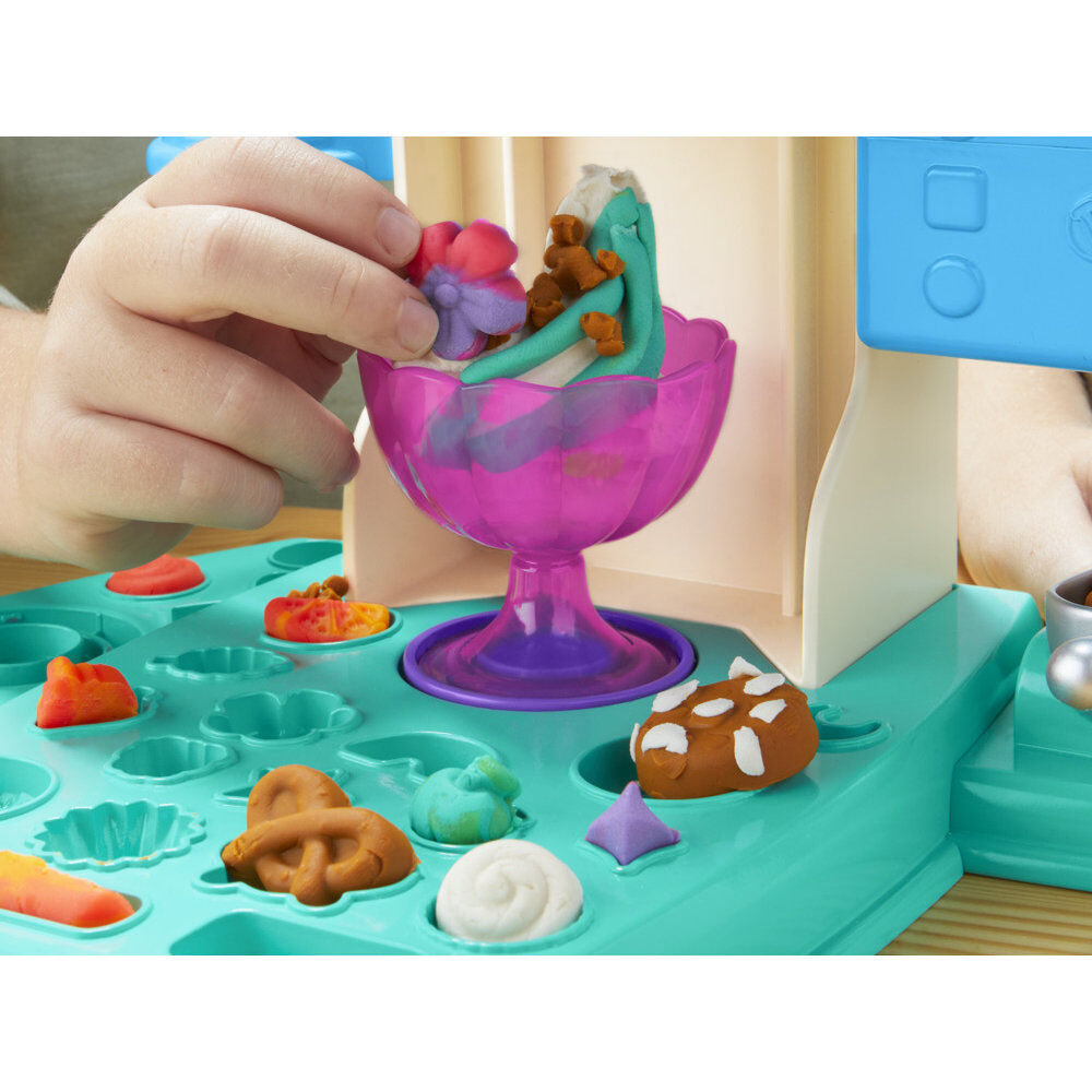 Play-Doh Multicoloured ice cream parlour Nerdscape