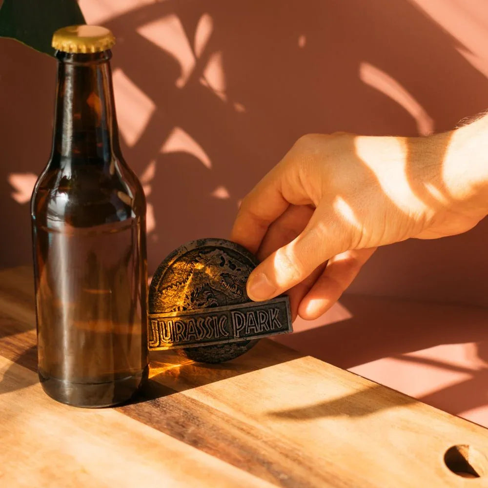 Jurassic Park Bottle Opener Magnet - Figura da Collezione Nerdscape, Ironica e Perfetta per i Veri Fan Nerdscape