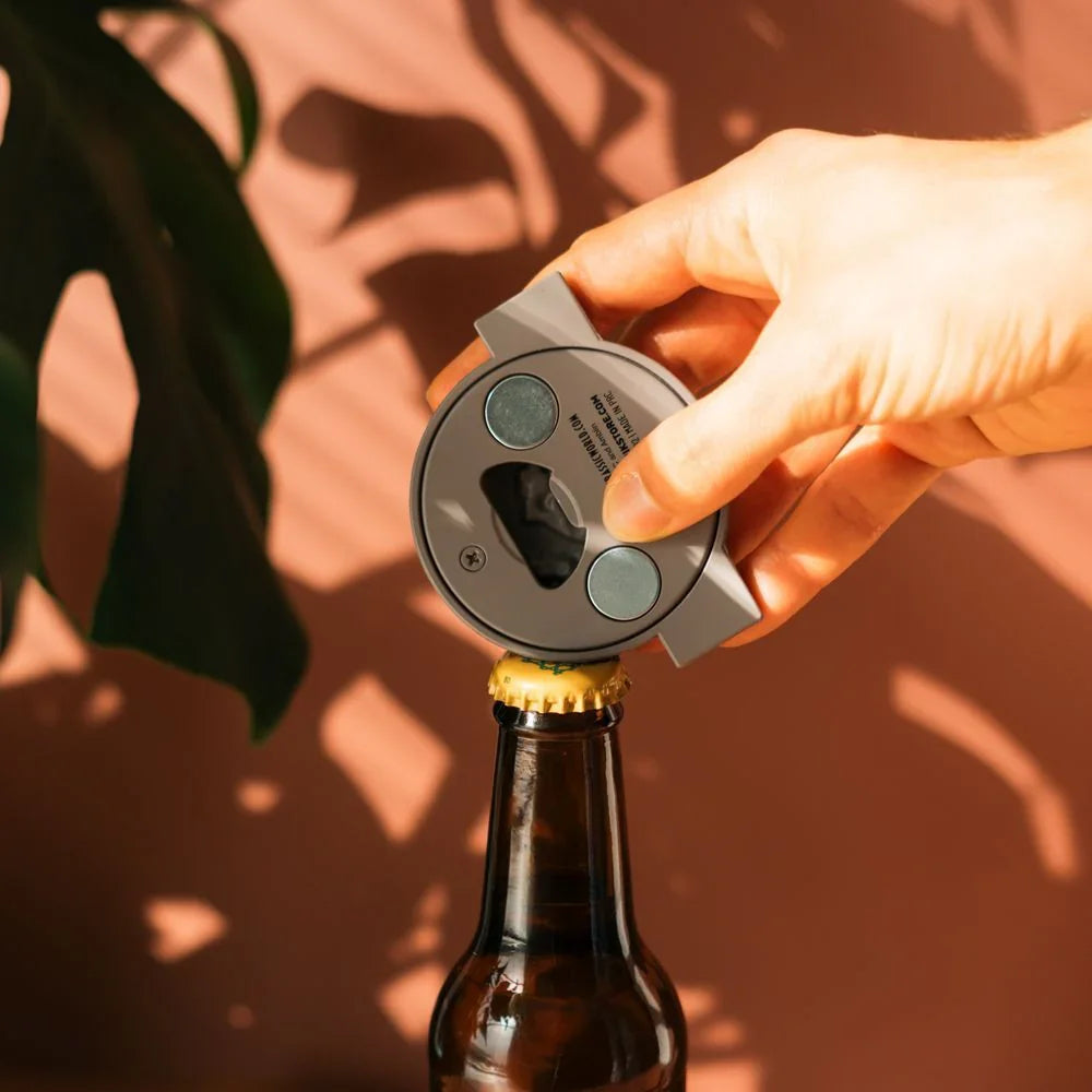 Jurassic Park Bottle Opener Magnet - Figura da Collezione Nerdscape, Ironica e Perfetta per i Veri Fan Nerdscape