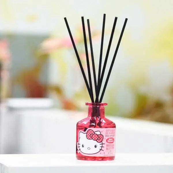 Diffusore ambiente rosa Hello Kitty con bastoncini neri, decorazione Nerdscape