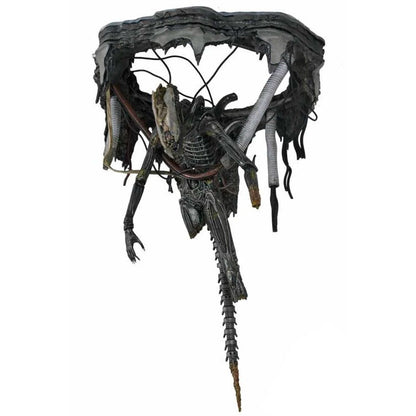 Alien Romulus Suspended Lab Xenomorph Deluxe figure 18cm