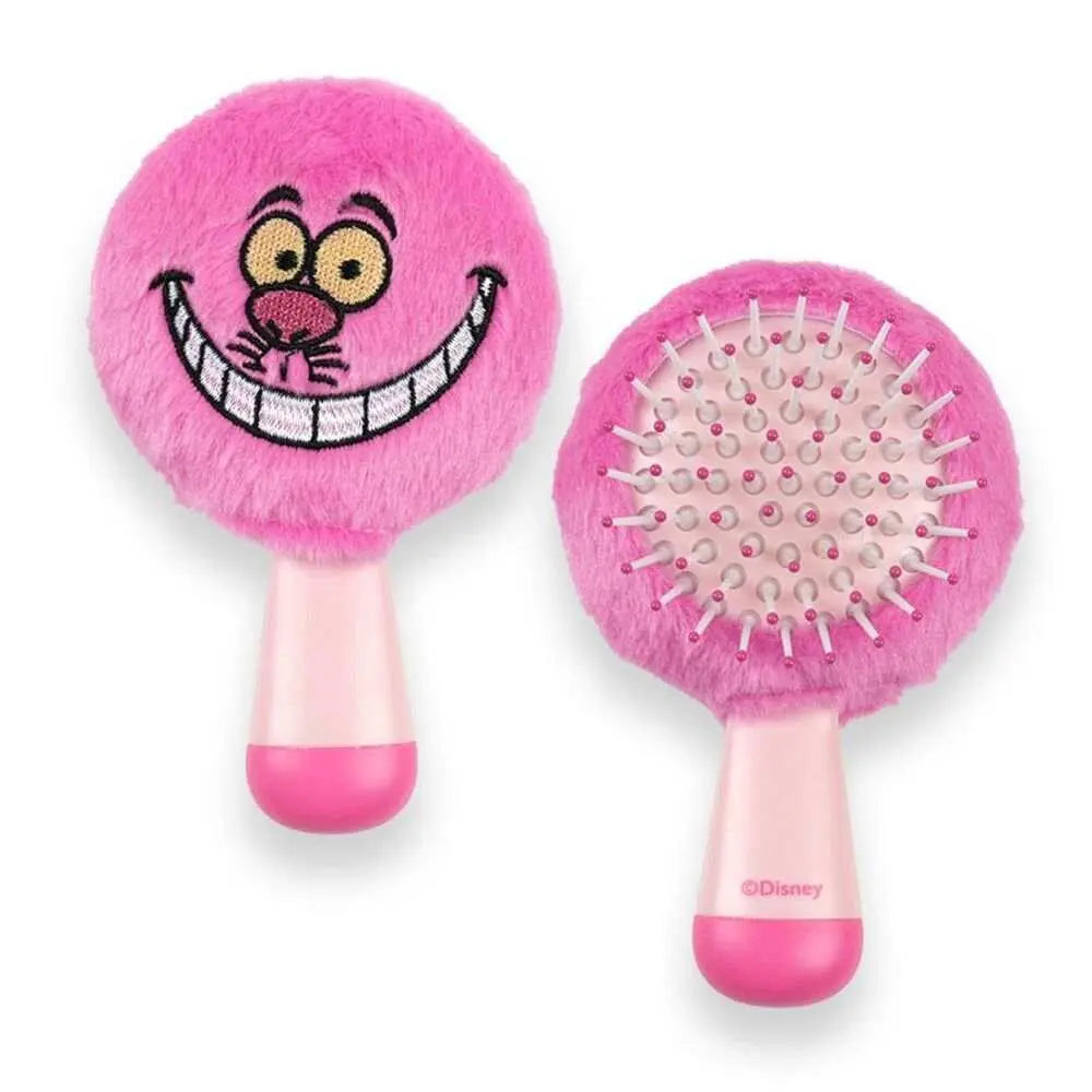 Spazzola rosa con manico rosa e decorazione peluche, tema Cheshire Cat Disney, Nerdscape.