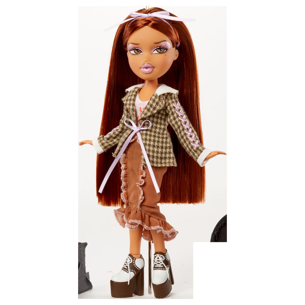 Bratz Stylin Yasmin doll + t-shirt Nerdscape