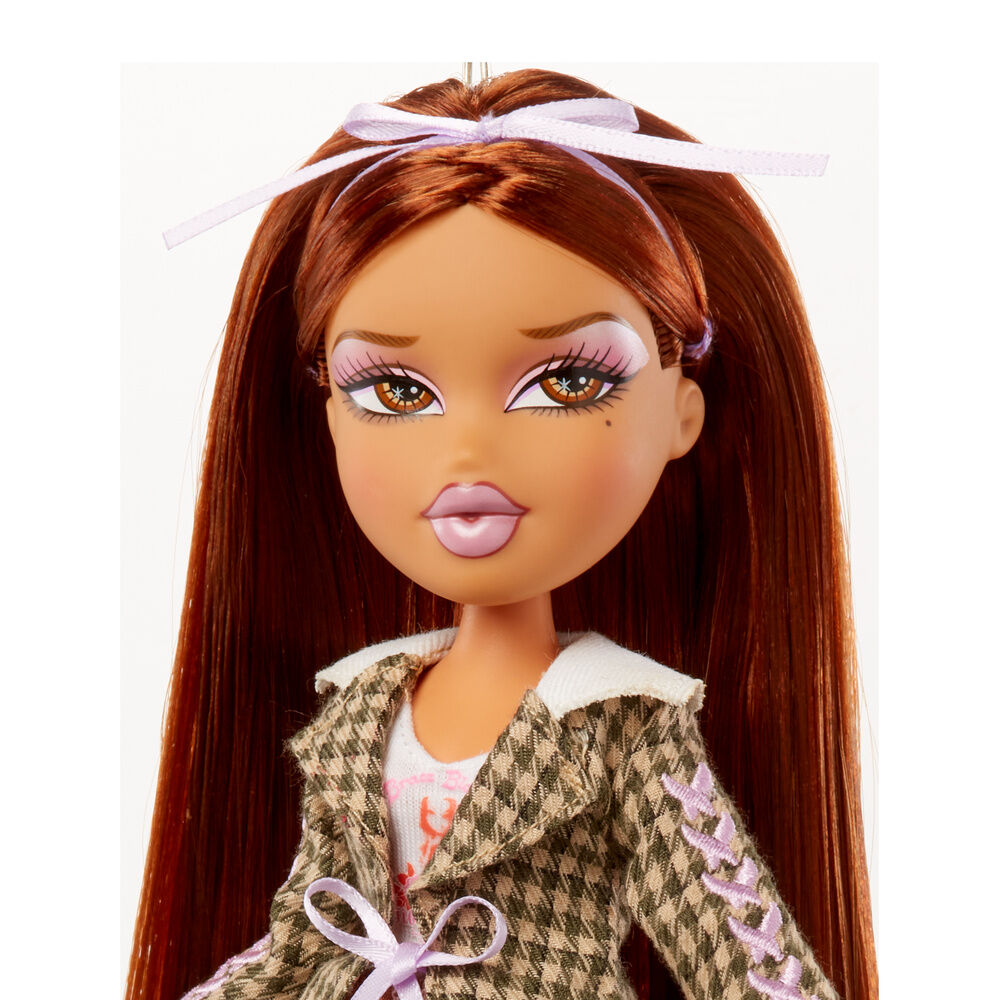 Bratz Stylin Yasmin doll + t-shirt Nerdscape