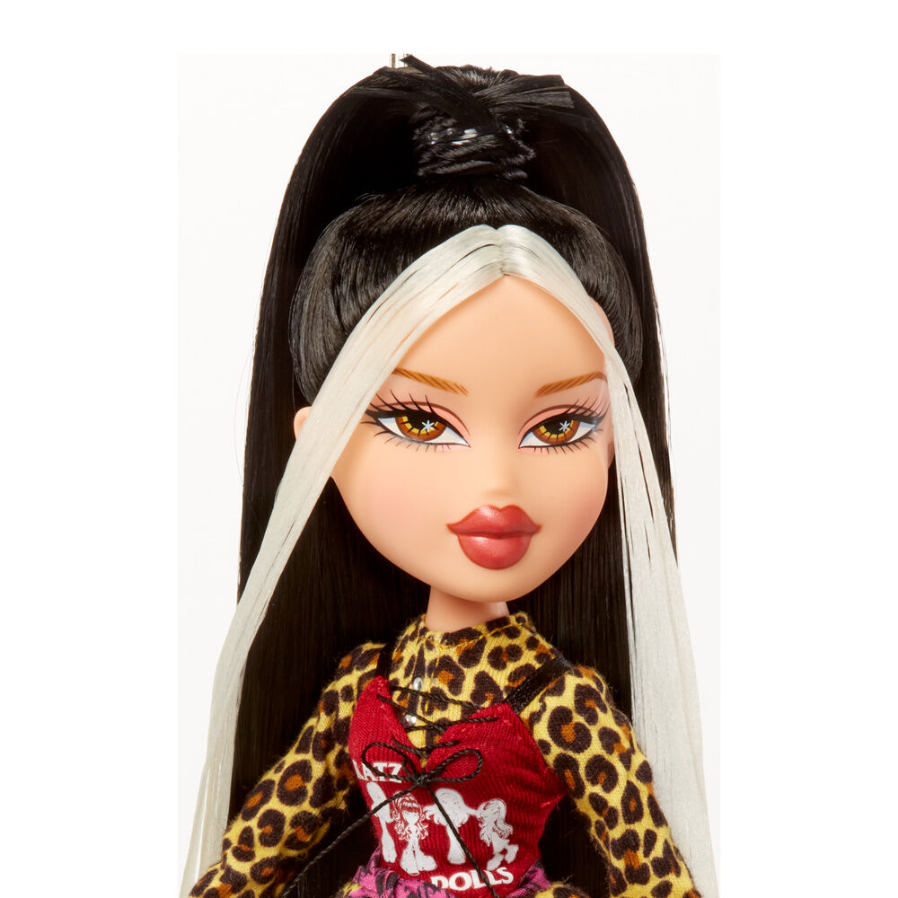 Bratz Stylin Jade doll + t-shirt Nerdscape