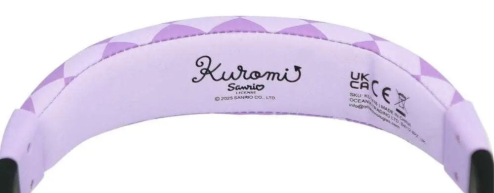Fascia auricolare Nerdscape colore lilla con motivo a rombi e logo Kuromi Sanrio visibile