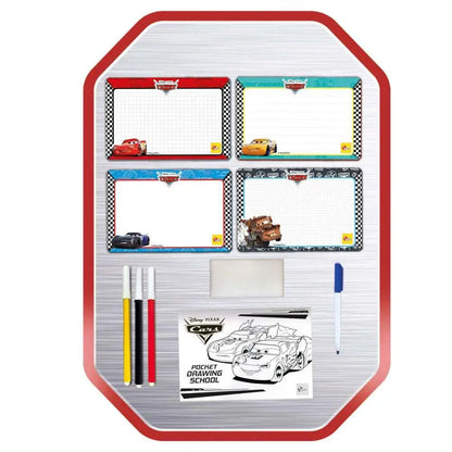 Set scuola Nerdscape Disney Pixar Cars con pennarelli, penna, gomme e quaderni decorati.