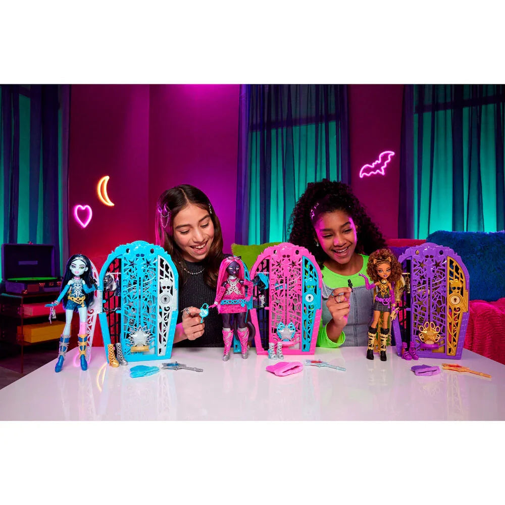 Monster High Skulltimate Secrets Hauntlywood Mysteries Clawdeen doll Nerdscape