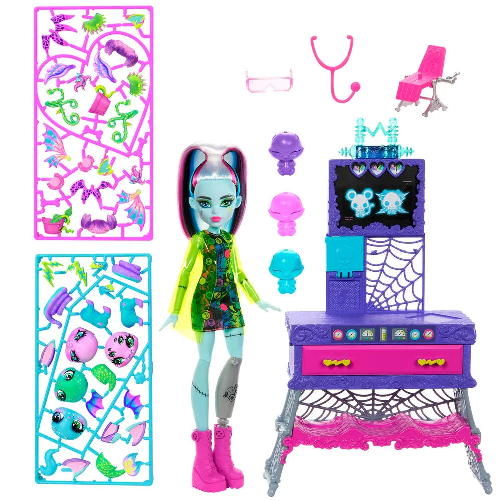Monster High Frankie Stein + Laboratory doll Nerdscape