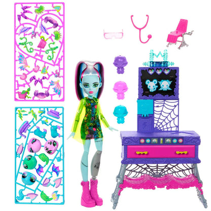 Monster High Frankie Stein + Laboratory doll Nerdscape