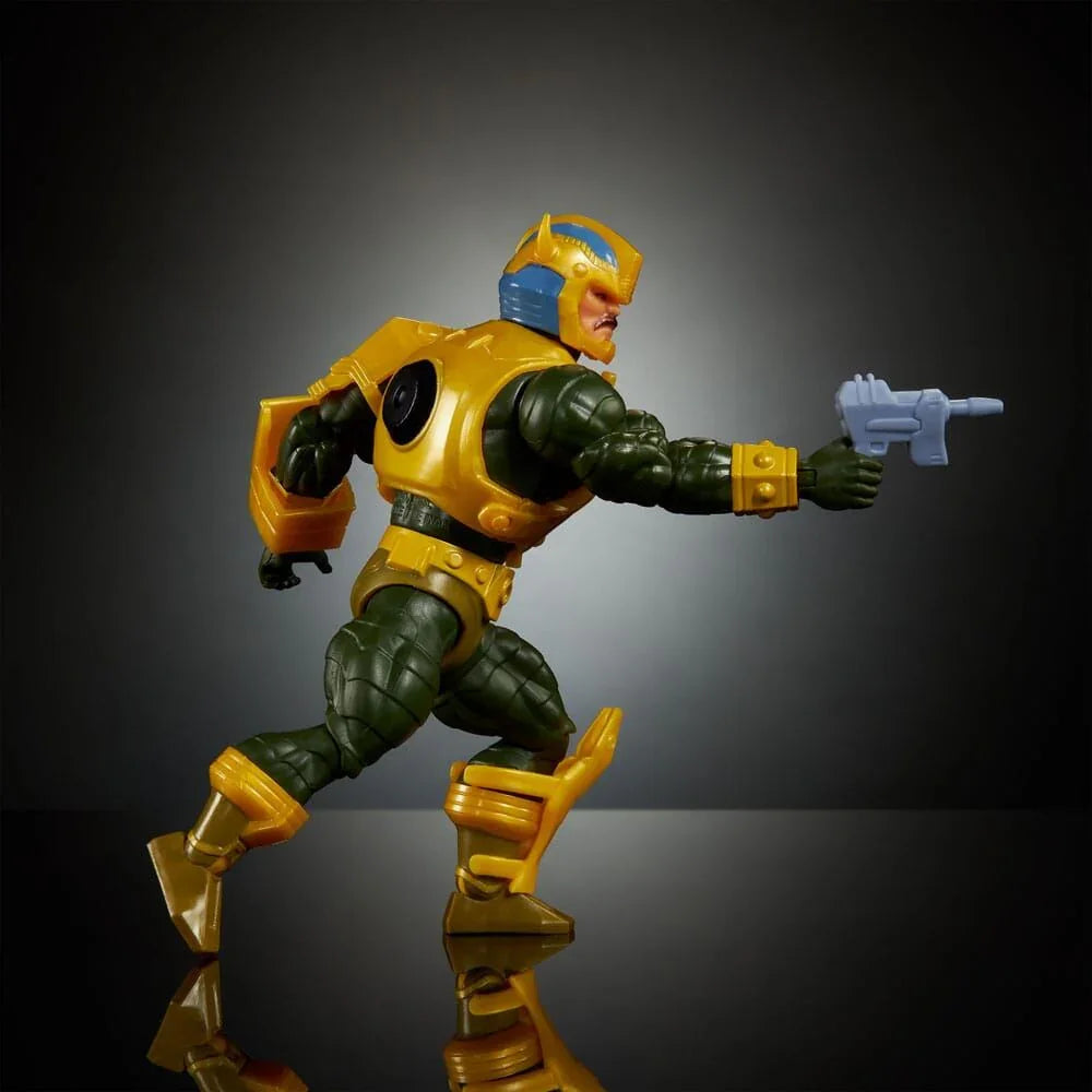 Masters of the Universe x Transformers Bumblebee Armor Man-At-Arms figure 14cm Nerdscape