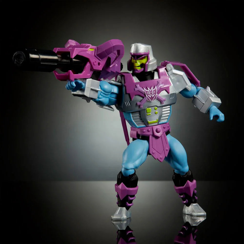 Masters of the Universe x Transformers Megatron Armor Skeletor figure 14cm Nerdscape