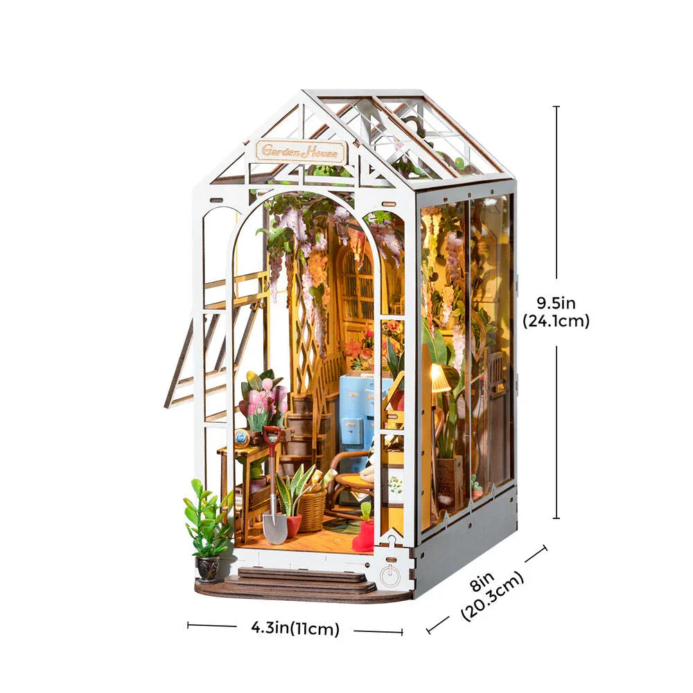 Flower House Bookend model 240pcs Nerdscape