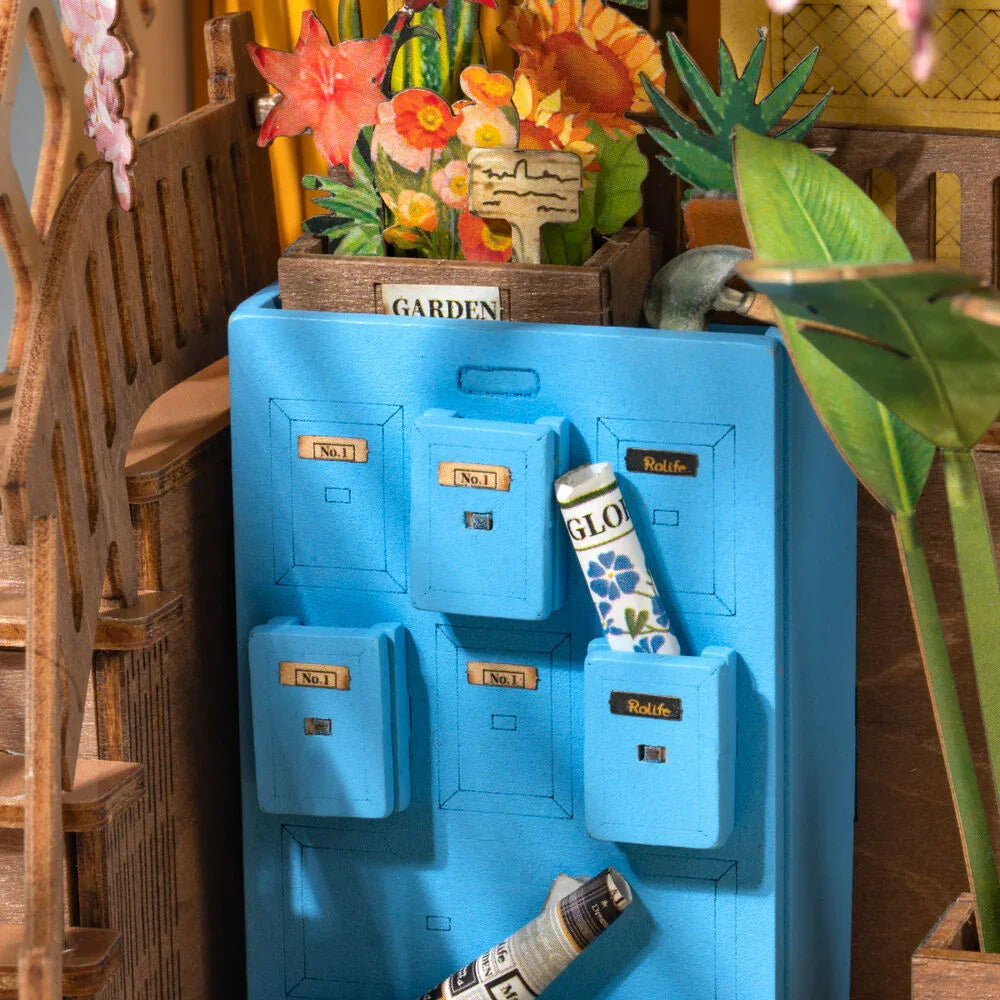 Flower House Bookend model 240pcs Nerdscape