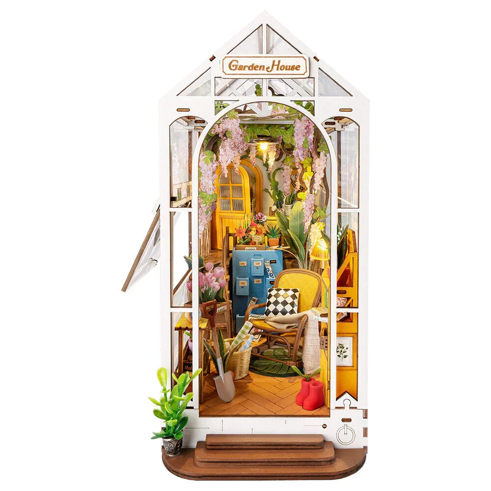 Flower House Bookend model 240pcs Nerdscape