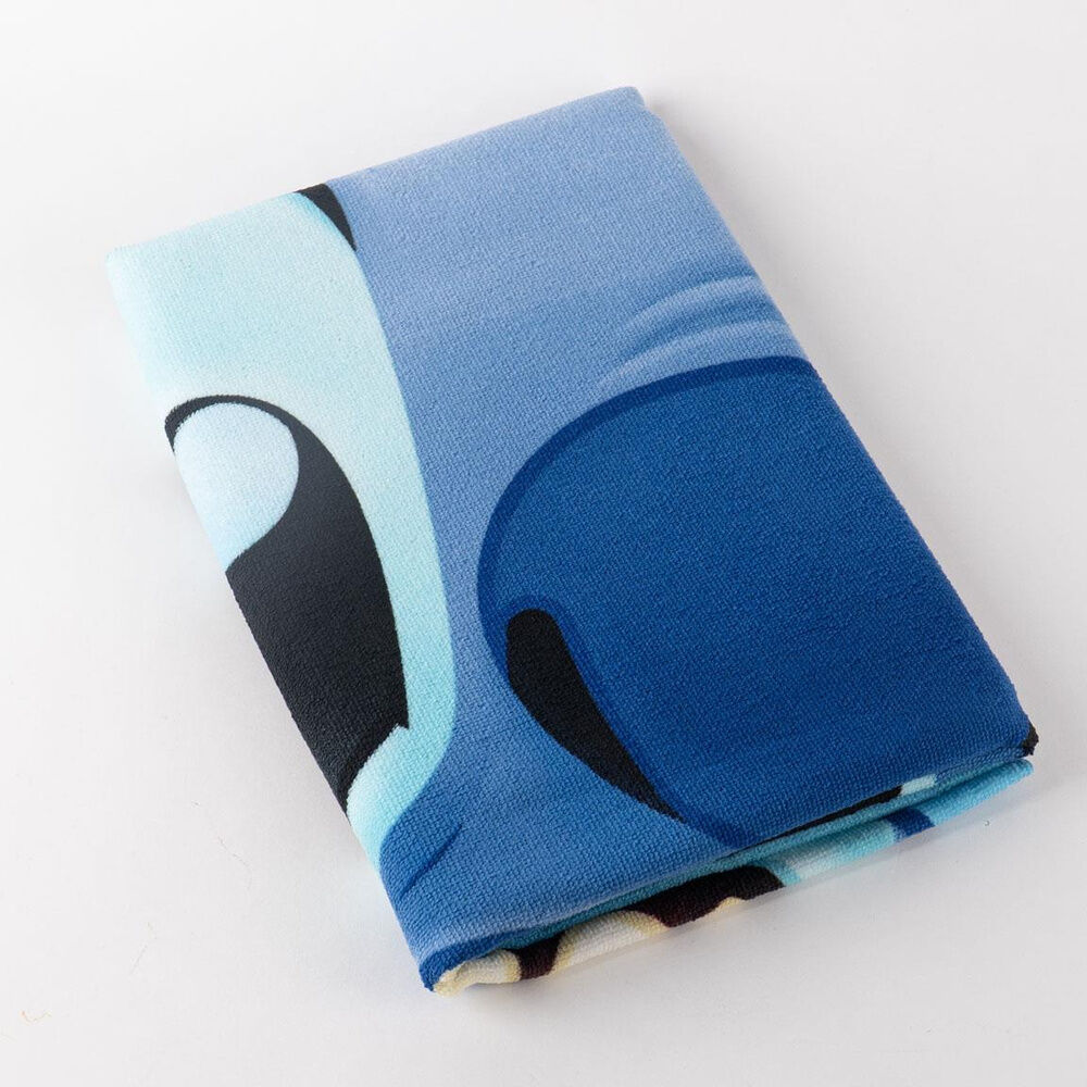 Disney Stitch microfibre beach towel Nerdscape