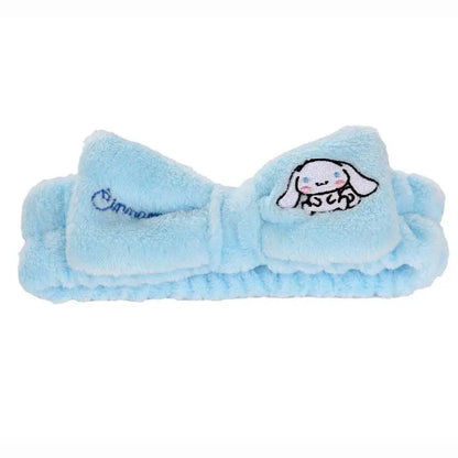 Fascia per capelli azzurra in pile con fiocco e ricamo Cinnamoroll, accessori Nerdscape kawaii