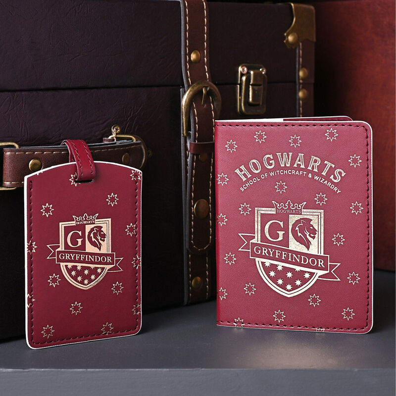 Harry Potter Gryffindor passport holder & luggage tag Nerdscape