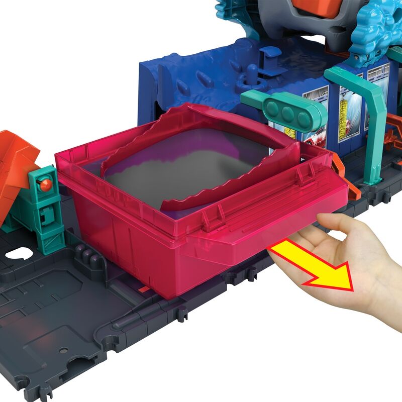 Hot Wheels City Ultra Shark Auto Wash
