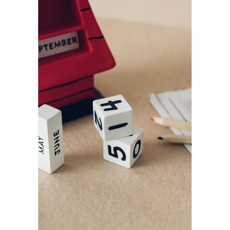 Calendrier perpétuel 3D de la niche de Snoopy