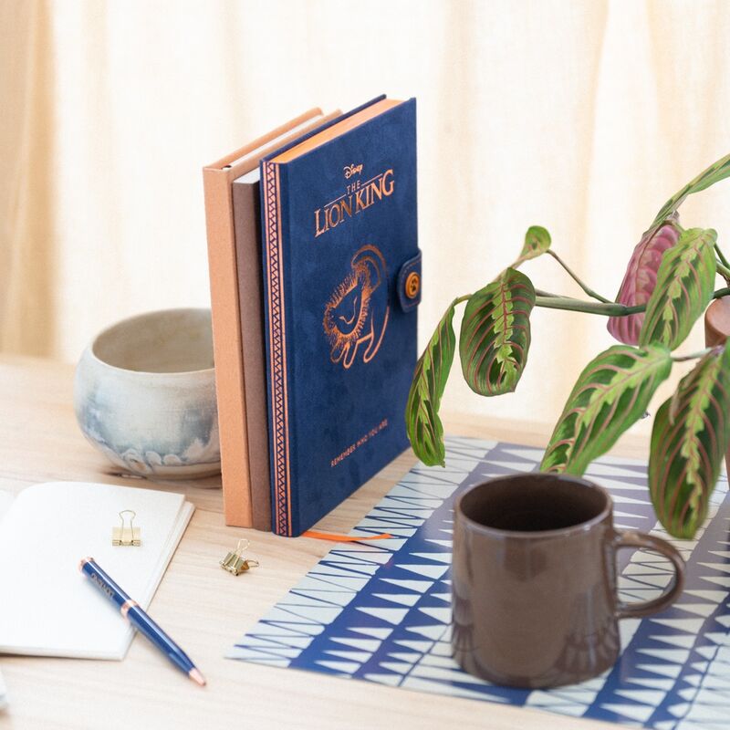 Disney The Lion King Notebook Premium A5 con Penna e Copertina Vellutata - Nerdscape