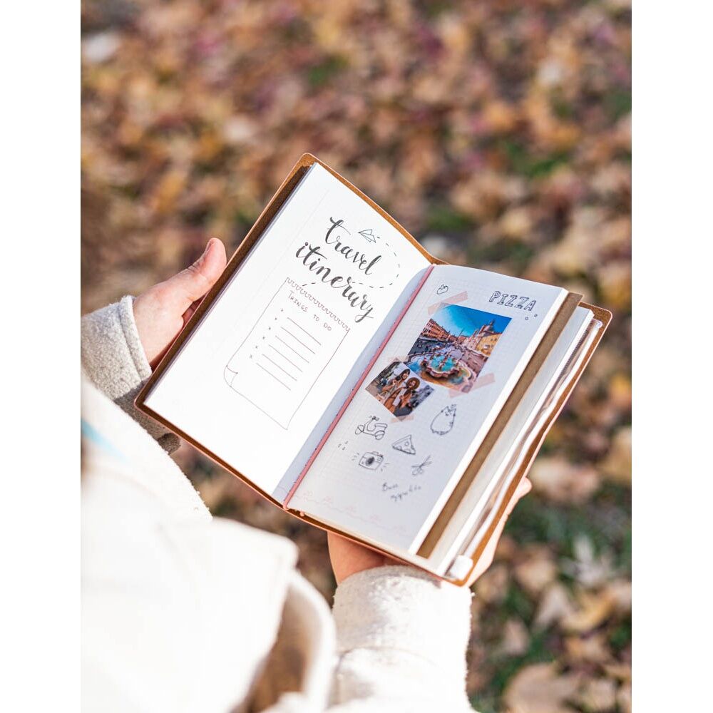 Pusheen Travel Notebook – Quaderno da Collezione Nerdscape in Pelle Sintetica con Elastico 19,5x11,5 cm