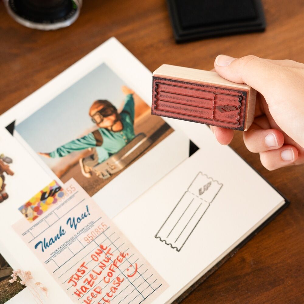 Disney Pixar UP My Adventure Book - Set da Collezione Nerdscape