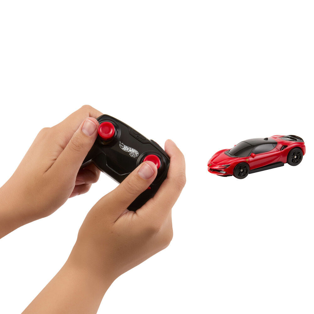 Hot Wheels Ferrari SF90 Radio-controlled car